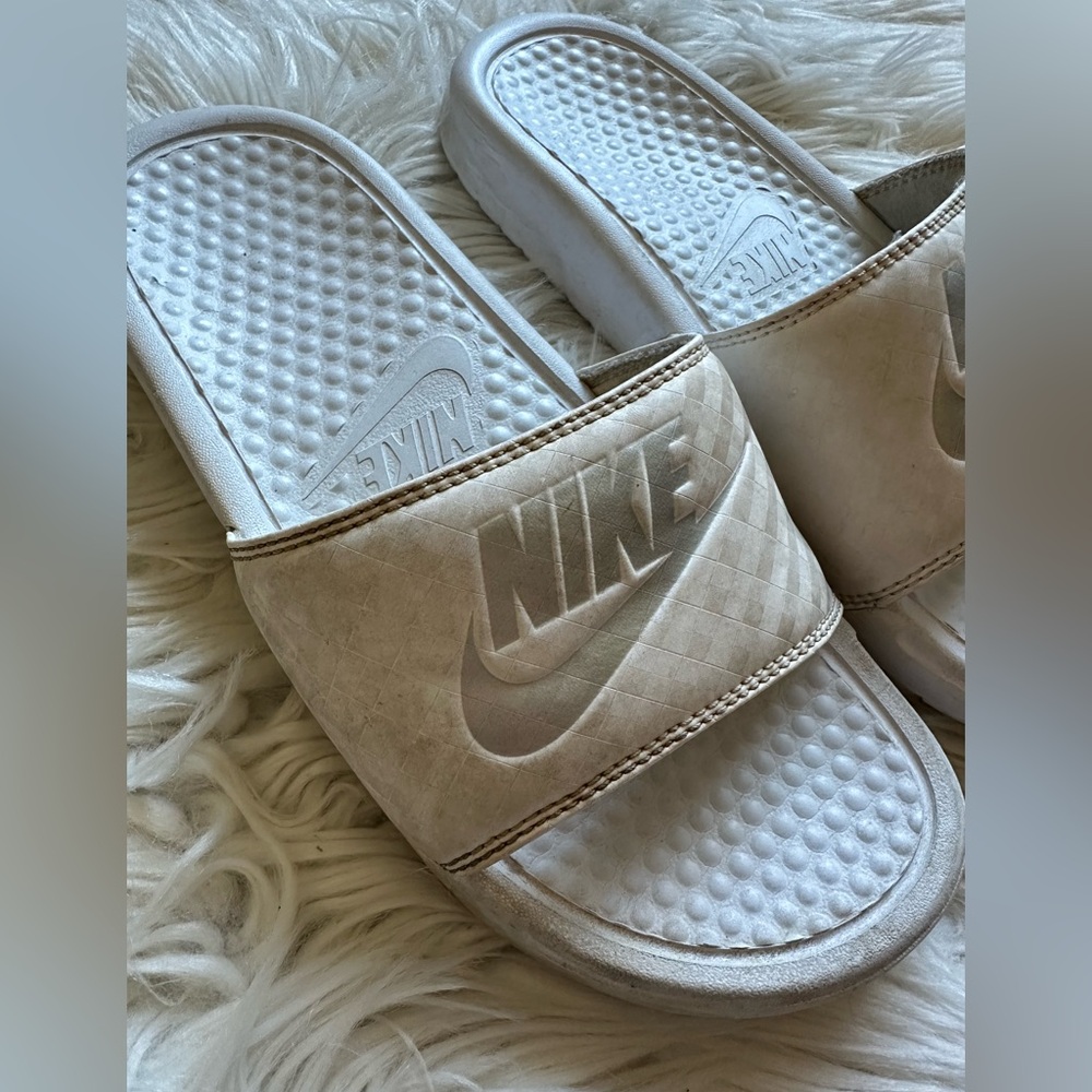 Nike cushion slides - Picture 2 of 7